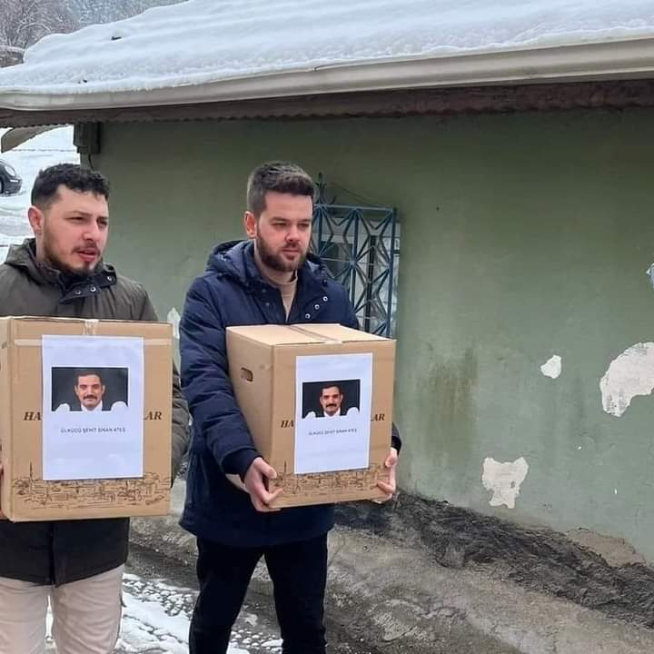 İki elimiz kanda da olsa davanı geride bırakmayacağız...Katilin olanların kâbusu olmaya devam edeceğiz.