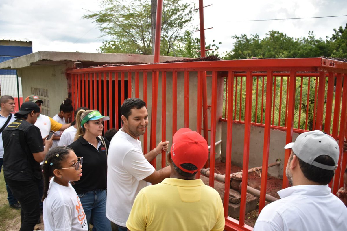AlcaldiaVpar's tweet photo. #ValleduparEsProgreso se optimizó el funcionamiento de los minidistritos de riego y pozos profundos ubicados en #Sabanita, #ElPerro, #Guaymaral. ¡Con estos y muchos otros proyectos, desde el gobierno de @MelloCastroG vamos cumpliendo! https://t.co/2Oyw7ekIR0