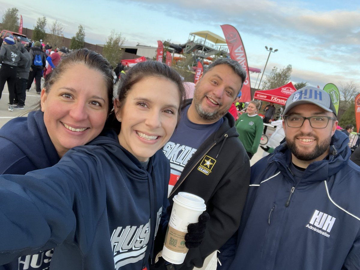 lindseymstevens's tweet photo. Limelight was a blast with this team! #WeAreHaskett @katyisd @KatyISDEdFound @PrincipalPaz @HJHWood @Mrs_Pamela_Long https://t.co/eDtbuumA4m