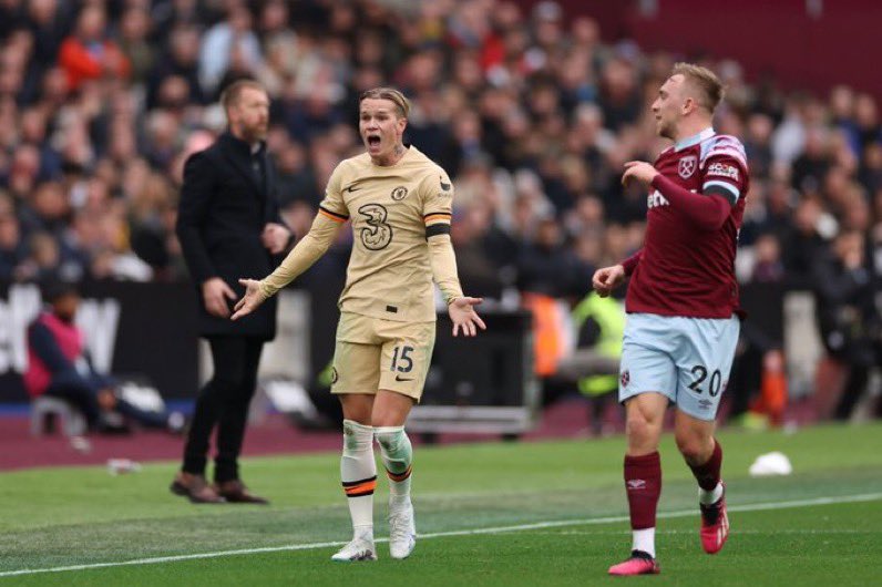 _Sainai's tweet photo. Mudryk in his two starts for Chelsea:
0 shots
0 successful dribbles 
0 chances created
He's just a blond Mason Mount💀 https://t.co/oaapadd5JL
