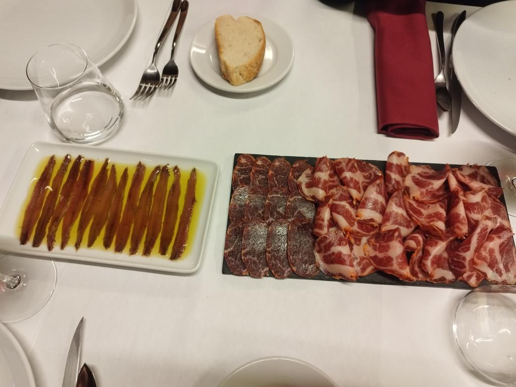 Frodaklis21's tweet photo. Pedrito's House 
@aitorgartx @PipoTxirrita @LabakaUnai https://t.co/wQyNbjXZrv