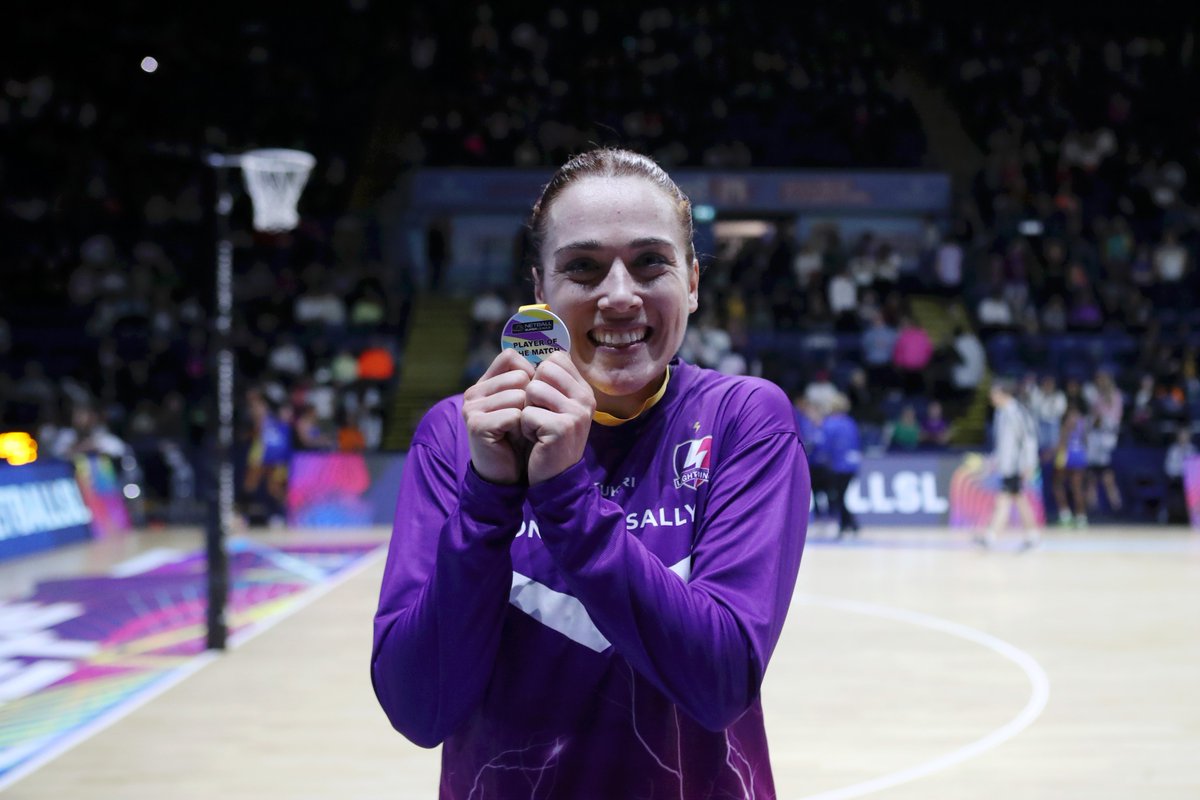 EnglandNetball's tweet image. Things we love to see 😍
Two @NetballSL games, two Vitality Roses winning @GilbertNetball POTM 🏅
📺 #GetSomeNet and watch live on @SkySports!