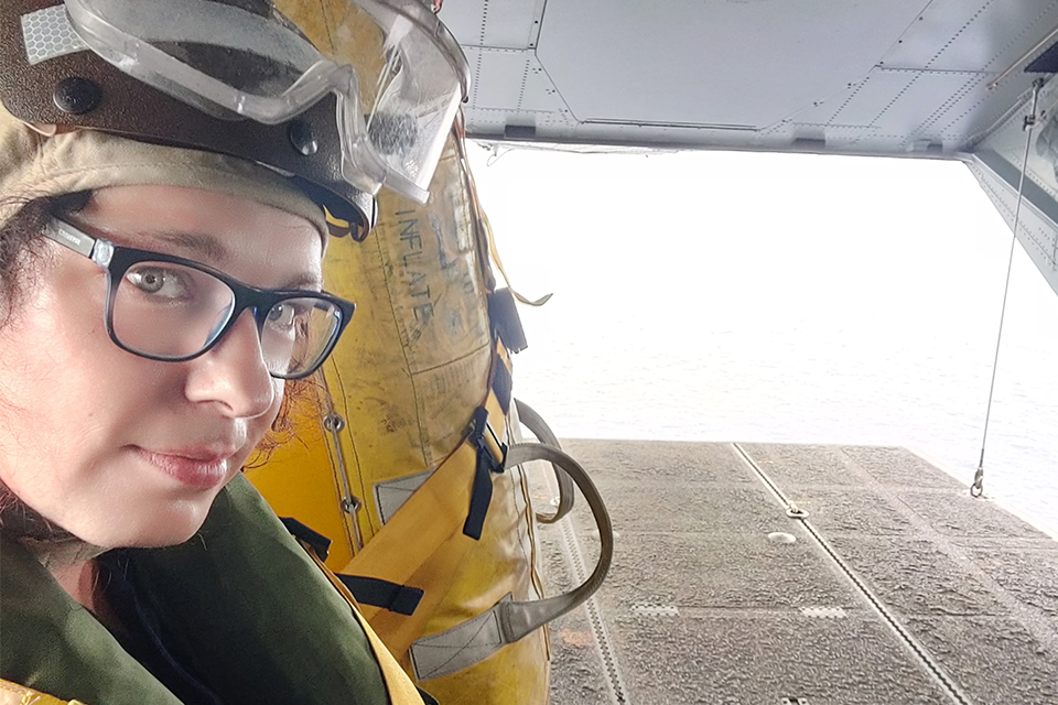 'Seeing #science we’ve developed being actually used on the frontline is massively rewarding'

On #internationalwomenandgirlsinscienceday learn more about the incredible work of our Natalie Anders

👉bit.ly/3IqEaSZ #WomenInScience  

@RoyalNavy @RoyalMarines @hms_albion