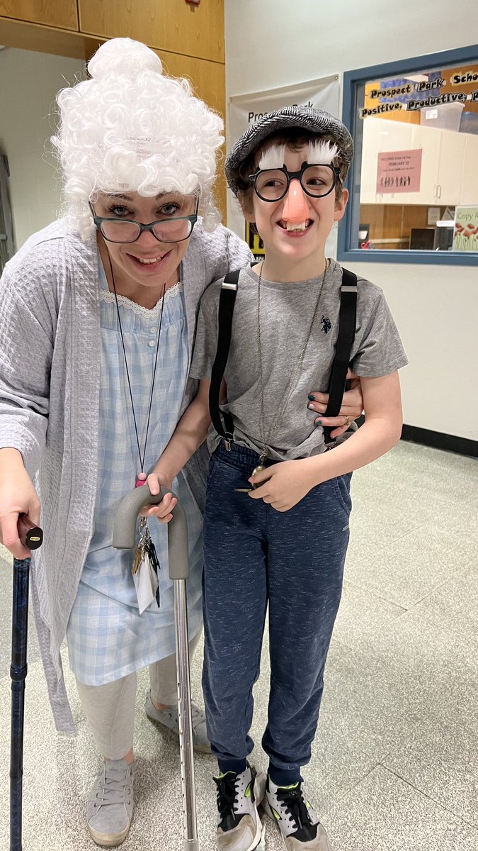 SchoolProspect's tweet photo. Celebrating 100 days of school, as well as cheering on the Eagles! https://t.co/7eXqT1vEgy