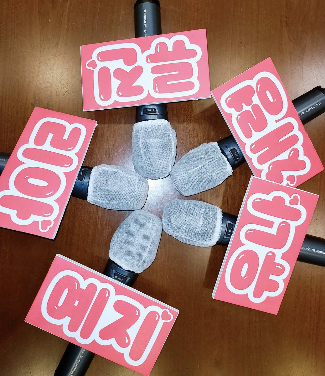 ITZYelite's tweet photo. FOUR-EVER with ITZY.

4 YEARS WITH ITZY
#ITZY_4th_Anniversary
#믿지와_함께_날아오른_있지의4주년 https://t.co/X4p71UQXxR