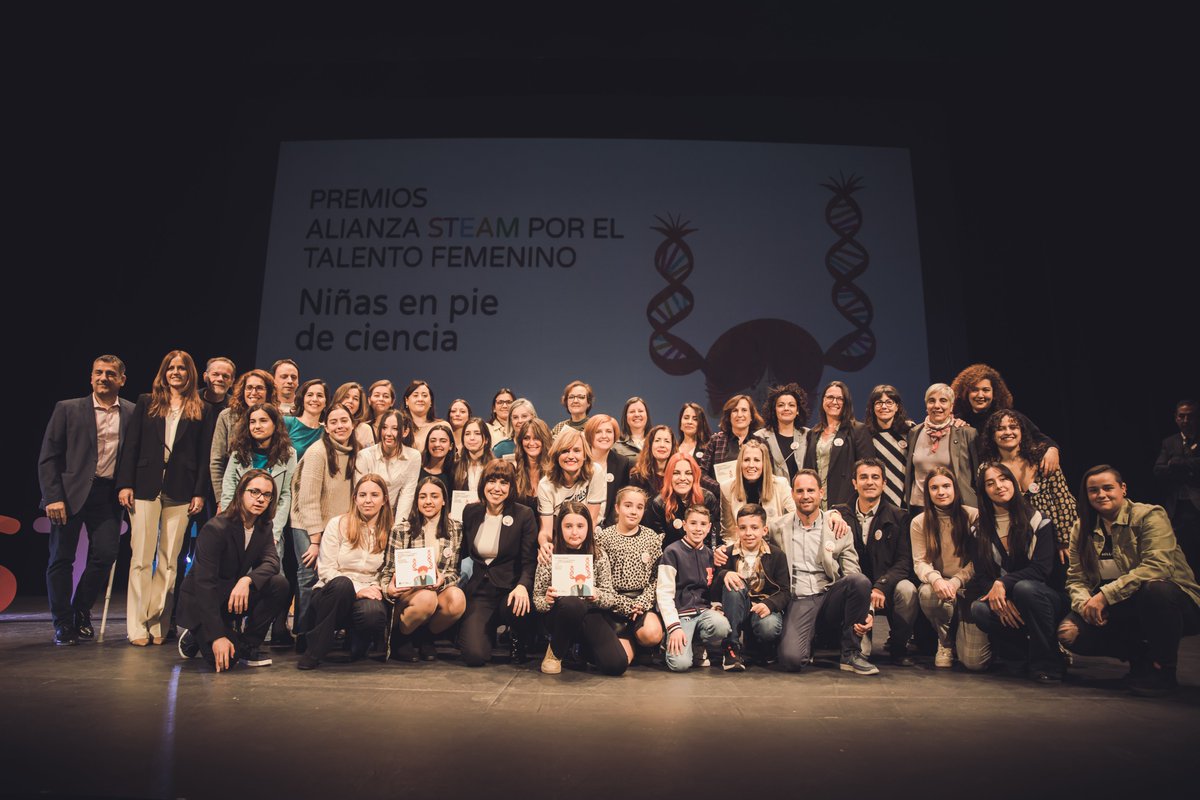 educaciongob's tweet photo. 🧪🚀👩‍🔬Hoy #DiaMujerYNiñaEnCiencia las ministras @Pilar_Alegria y @DianaMorantR han entregado los premios de la #AlianzaSTEAM por el talento femenino.

¡Enhorabuena a los premiados y gracias a @Astro_SaraG y a @AmparoMarcoGual por acompañarnos!

https://t.co/UI0PRCGTWx https://t.co/89HbKVM4sw