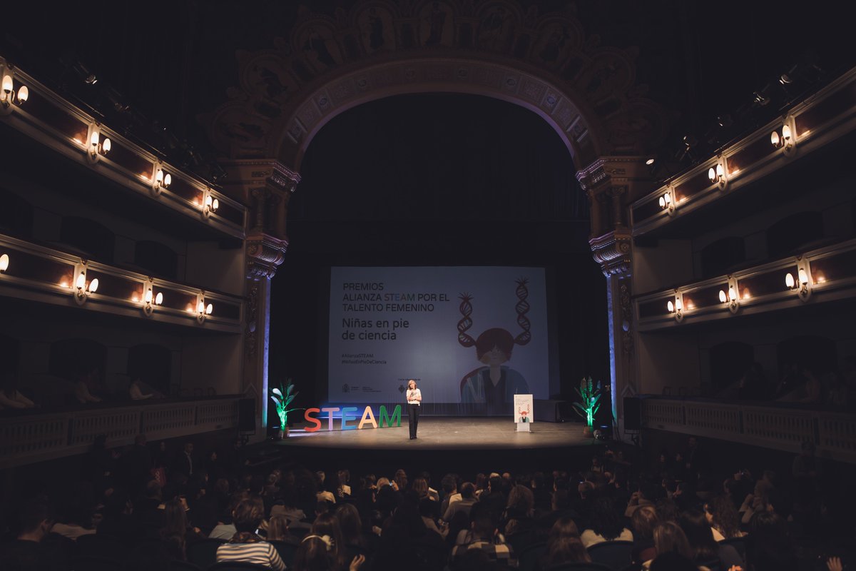 educaciongob's tweet photo. 🧪🚀👩‍🔬Hoy #DiaMujerYNiñaEnCiencia las ministras @Pilar_Alegria y @DianaMorantR han entregado los premios de la #AlianzaSTEAM por el talento femenino.

¡Enhorabuena a los premiados y gracias a @Astro_SaraG y a @AmparoMarcoGual por acompañarnos!

https://t.co/UI0PRCGTWx https://t.co/89HbKVM4sw