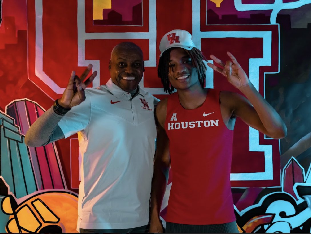 Collin Wayne Lusk (@collin_lusk) on Twitter photo Houston, we have a problem. #HTownSpeedCity #Committed #GoCoogs <a href="/UHCougarTF/">#HTownSpeedCity</a> <a href="/Carl_Lewis/">Carl Lewis</a> Houston, we have a problem. #HTownSpeedCity #Committed #GoCoogs <a href="/UHCougarTF/">#HTownSpeedCity</a> <a href="/Carl_Lewis/">Carl Lewis</a>