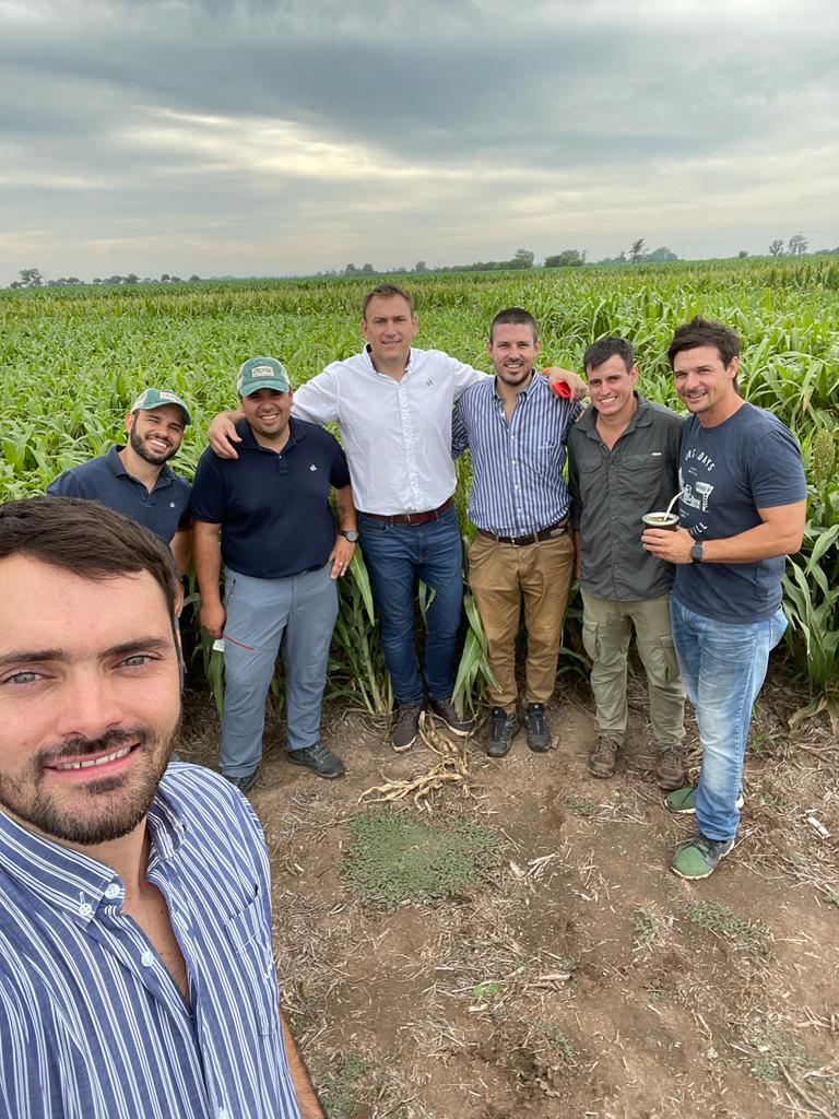 pablopaez (@pablopaez21) on Twitter photo Semana completa,
✅️ Charla Técnica de Girasoles Adv, regional Aapresid Vicuña Mackenna
✅️ Recorrida de plot de girasoles Adv , Jovita Cba
✅️ Recorrida del AIC Advanta, Devoto Cba.
#AdvantaRecorre <a href="/advantaseedsarg/">Advanta Semillas Arg</a> Semana completa,
✅️ Charla Técnica de Girasoles Adv, regional Aapresid Vicuña Mackenna
✅️ Recorrida de plot de girasoles Adv , Jovita Cba
✅️ Recorrida del AIC Advanta, Devoto Cba.
#AdvantaRecorre <a href="/advantaseedsarg/">Advanta Semillas Arg</a>