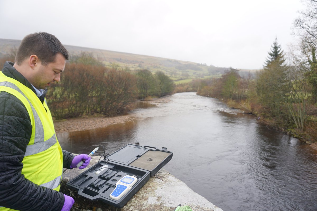We are recruiting 3 technicians to work on our new @NERCscience project on pollution and freshwater biodiversity. If you are looking for a role working in a friendly team that will make a difference to the health of our rivers then one of these posts could be perfect for you.