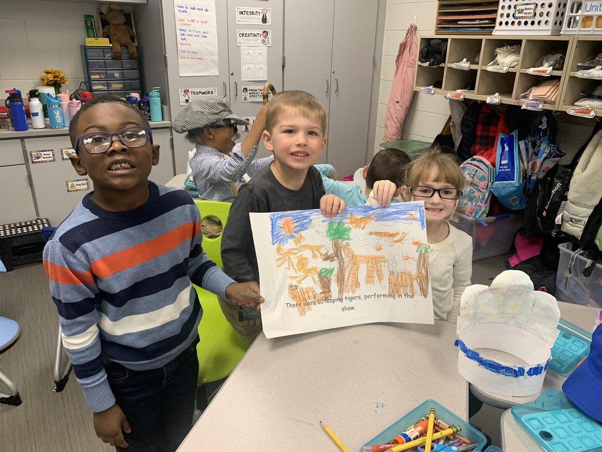 SlusherKinder's tweet photo. 100th Day fun!! https://t.co/arNTqxHENY