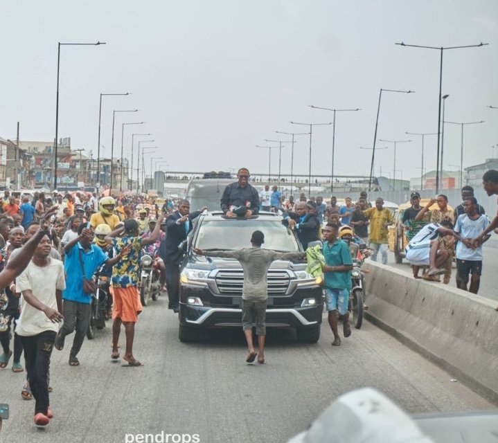theadusudeogu's tweet photo. @renoomokri The Original City Boy 🥹❤️

Pure Love ❤️ In Lagos 

#ObiDattiInLagos #LagosForLP #LagosObiDattiRally #MarchforObi https://t.co/qwRCPeOSPd
