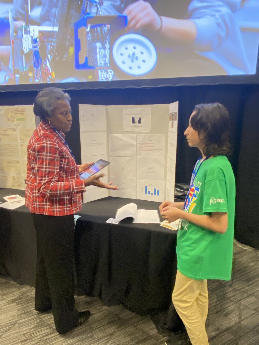 GatewaySciHigh's tweet photo. GSA students are sweating 😓 during judging :) https://t.co/IVIVp45ub8