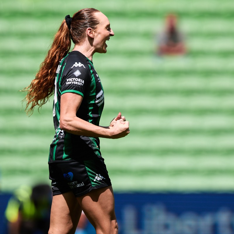 aleaguewomen's tweet photo. After two straight defeats, @wufcofficial had a point to prove.

Melbourne City hot on their heels, another loss would mean top spot gone.

But even after going a goal behind, they weren't going to give up their throne without a fight! 👇

📸: @ByTheWhiteLine