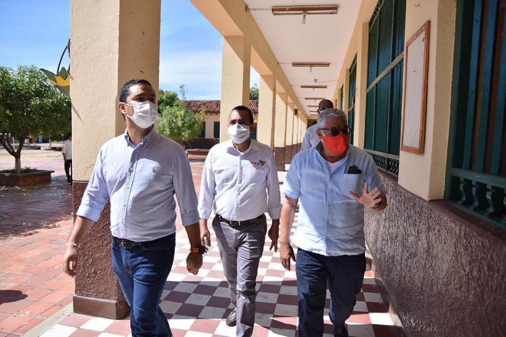MelloCastroG's tweet photo. #ValleduparEsProgreso el
Municipio se destaca por tener a instituciones oficiales como Loperena y CASD entre las mejores de Colombia https://t.co/iSHdjaaWCq