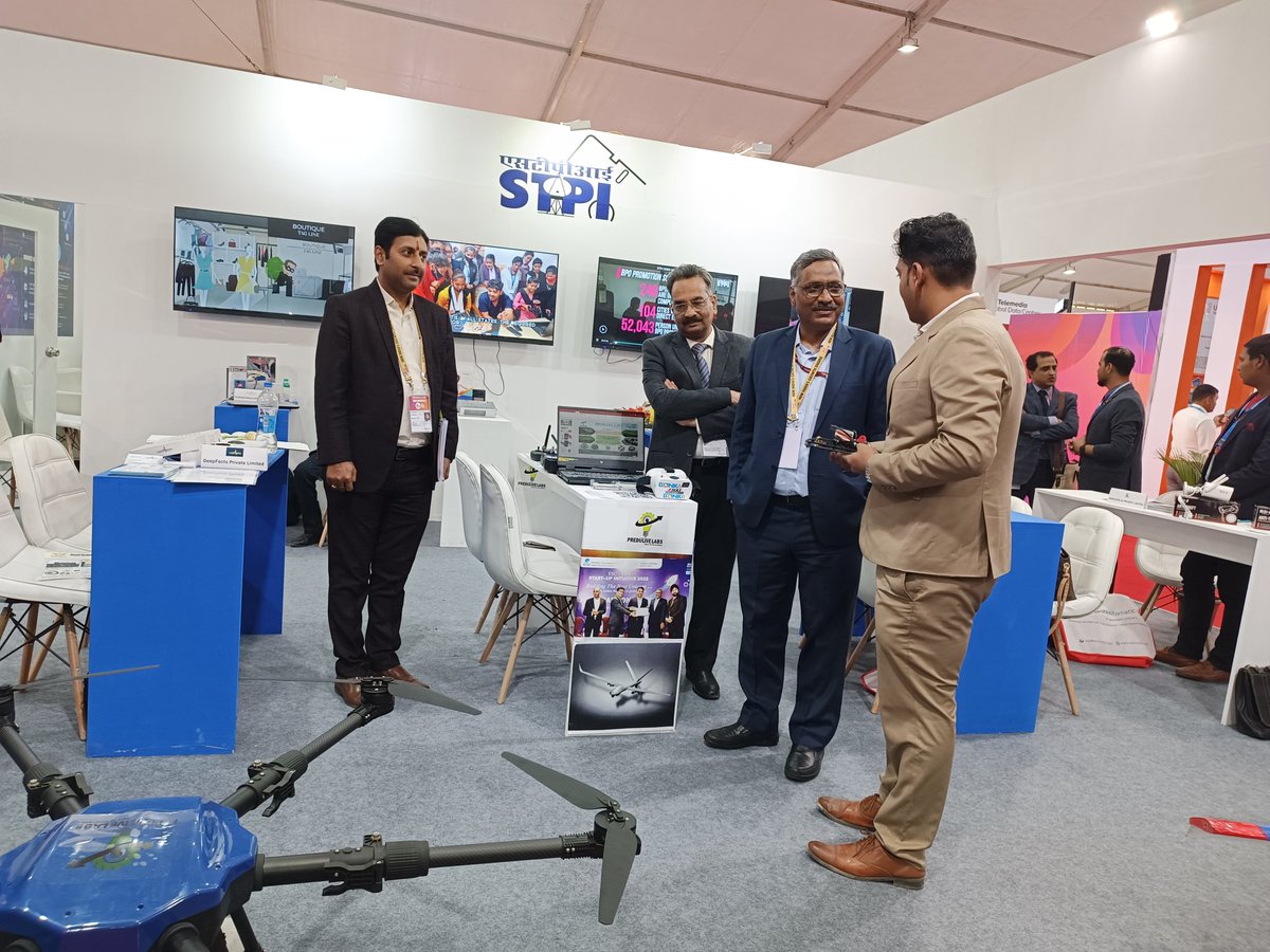 Shri Arvind Kumar, DG #STPIINDIA visited stall & interacted with M/s. @predulive a #startup with @STPINGIS at UP Global Investor Summit Lucknow. @arvindtw @purnmoon @stpiindia #UPInvestorsSummit2023