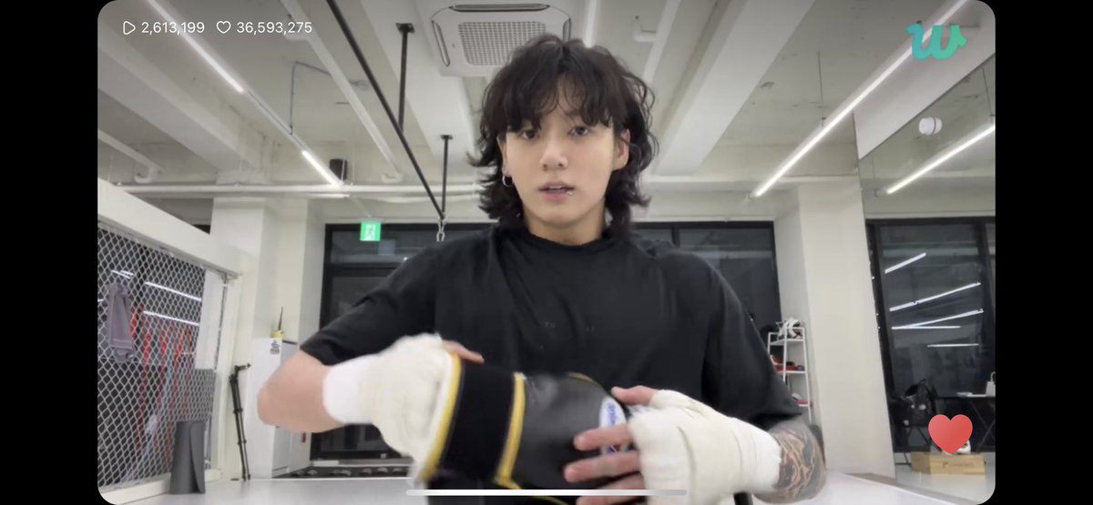 pair_pair99's tweet photo. จะบอกว่าลูกเขยแอบเหมือนพี่เสกนะบางที🥹🥹 #JungKook #JKLive #bangtang https://t.co/NBL22o10KS