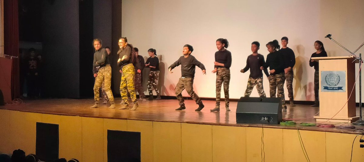 Teamed together for excellence#Class 5 kids of different sections presented beautiful assembly on Teamwork <a href="/ashokkp/">Ashok Pandey</a> @Kavita_hm <a href="/y_sanjay/">Sanjay Yadav</a> <a href="/Shipra_Srivastv/">Dr. Shipra Srivastava</a> <a href="/MinOfCultureGoI/">Ministry of Culture</a>