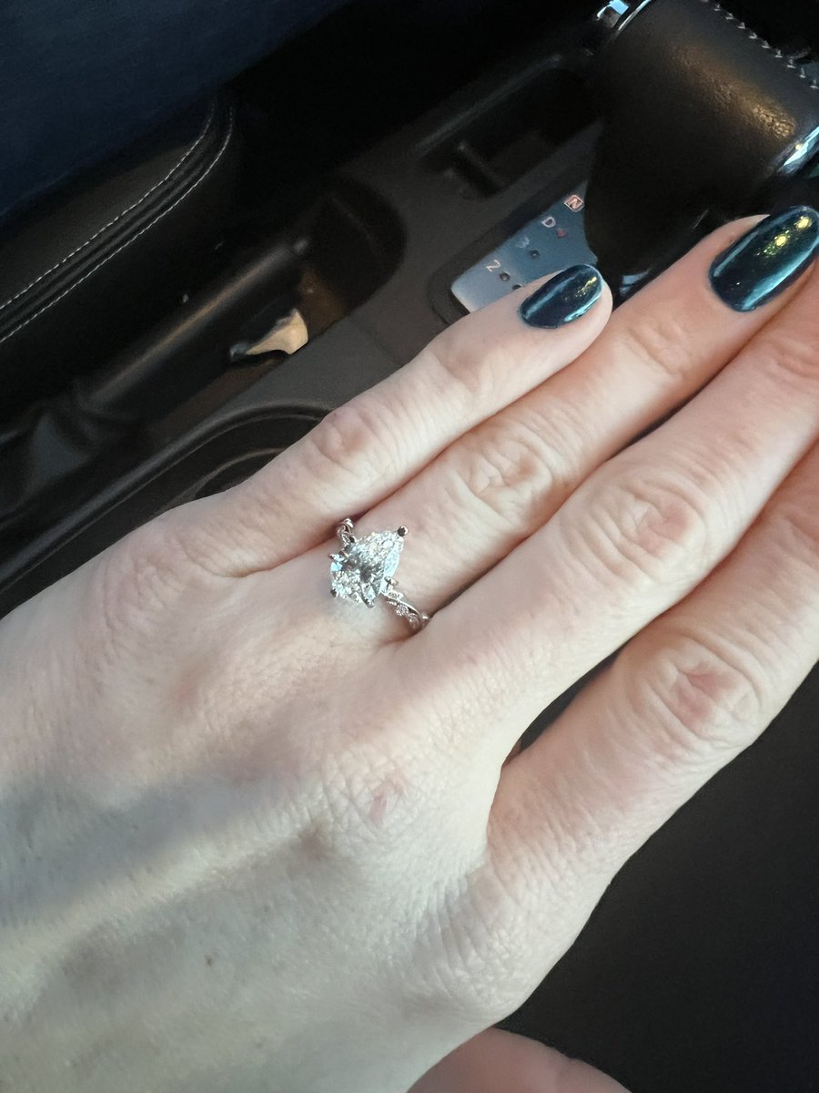 We are engaged 😍 #engaged #marriage #sohappy #mylove