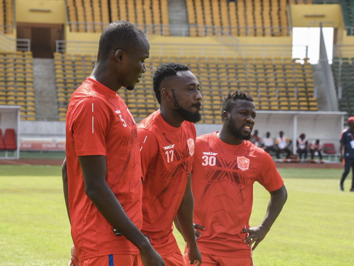 HACofficiel's tweet photo. 🏋🏾♂️⚡️Fin des échauffements...
#TotalEnergiesCAFCL #HACSimba
#PanAfricanTeam 🔴⚪️ https://t.co/nbjk1HoZIu