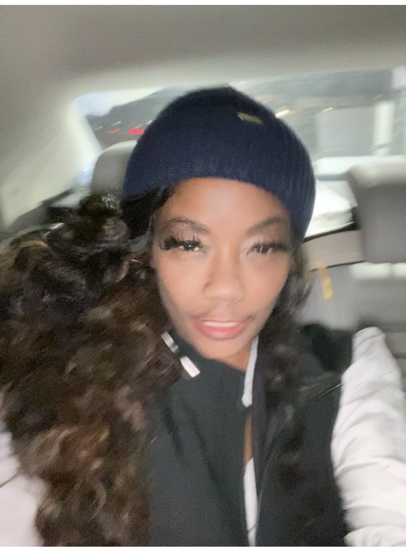 camidean's tweet image. First time wearing lashes and you couldn’t tell me nothing. I accidentally smashed them rubbing my eyes - forgot all about that allergy thing I have. It was fun for a good 45minutes, though. #noglue