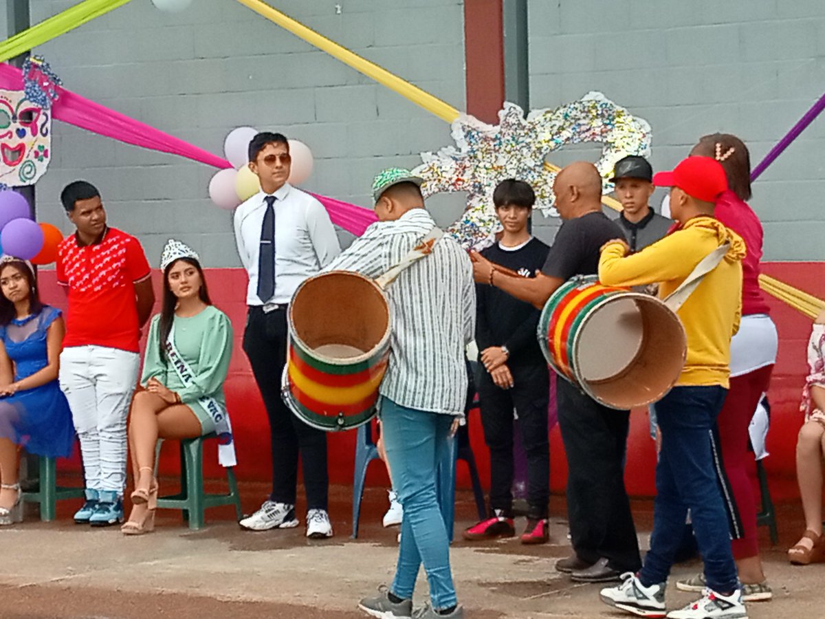 IncesCaracas1's tweet photo. #AHORA Presentación del grupo cultural La Vega Arte y Tradición en la elección de la Reina #Inces Distrito Capital 

#FormateEnElInces #SomosPasionCaribe https://t.co/o2LJTo9MvH
