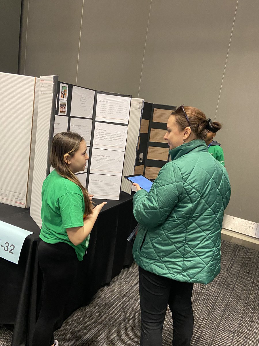 GatewaySciHigh's tweet photo. Judging will end by 10:30 am then the event is open to public @STLScienceCtr https://t.co/vB4prKJhKg