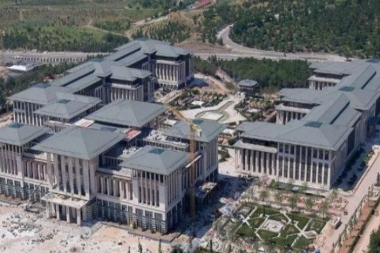 BrammerAyse's tweet photo. Öğrenci yurtlarını değil, fakir fukaranın ödediği vergilerle yapılan 1150 odalı sarayı açın depremzedelere! https://t.co/Nod8I1U2OO