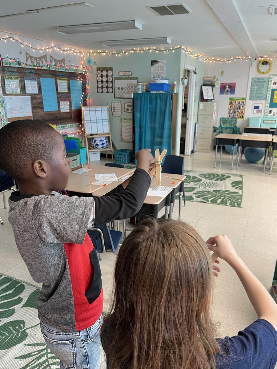 tpcarswell's tweet photo. Yesterday was a big day!! STEM activity fun from yesterday! #BEARSLOVESTEM #EVERYstoryhasagreatjourney @Scurlockbears @HokeCoSchools https://t.co/P3KATS59F5