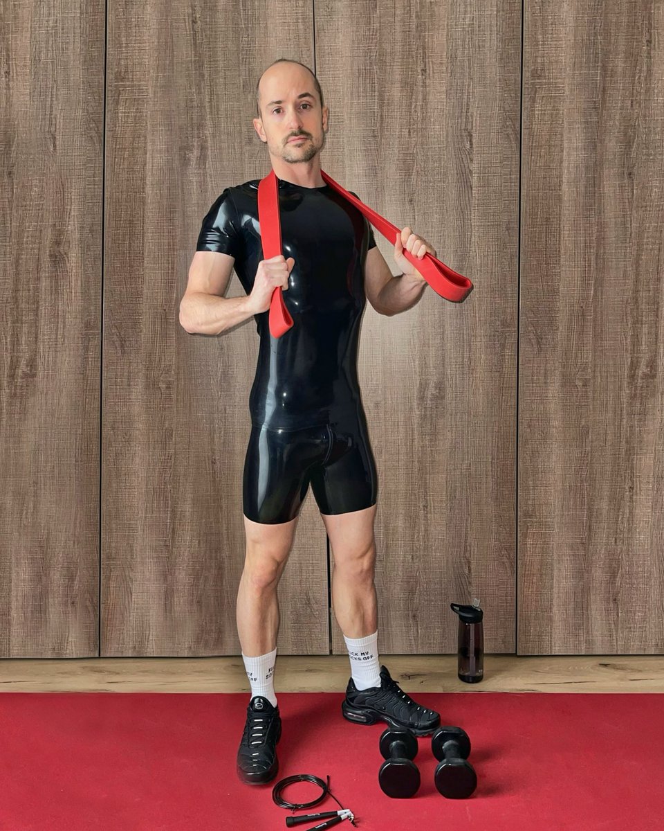 So, still keeping your fitness resolutions for 2023? 🤫

#rubber #latex #latexfetish #rubberfetish #latexfashion #latexmodel #fetish #shiny #latexlove #latexlover #gayrubber #gayfit #niketn #tn #latexlife #kink #blacklatex #latexclothing #rubberboy #fetishmodel #gaylatex