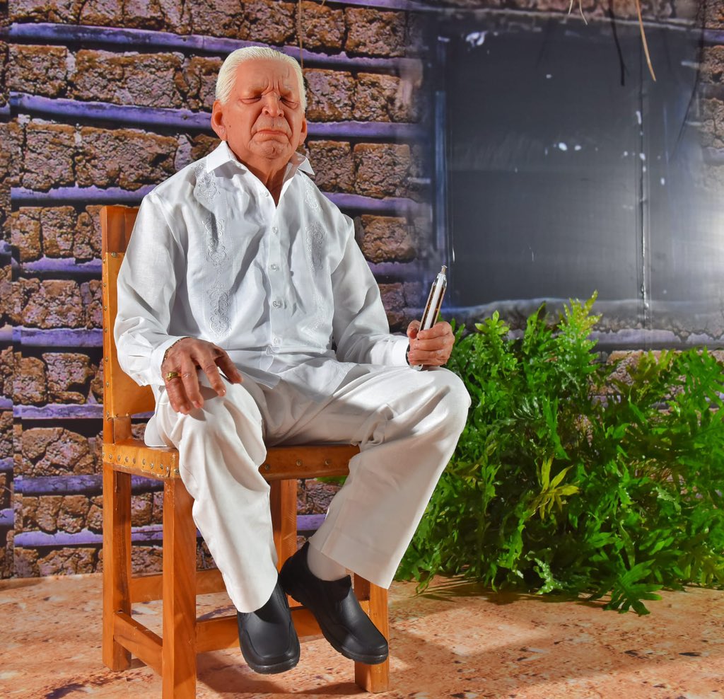elheraldoco's tweet photo. Valledupar homenajeó al maestro Leandro Díaz con escultura en su honor ➡ https://t.co/IiWwcTQkZD https://t.co/UlEjYprvPS