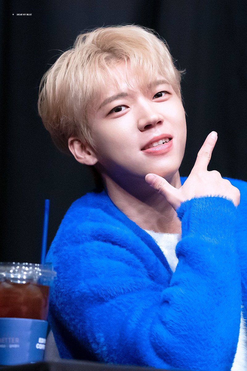 230211 #남우현 #우현 미남토끼 폼 미쳣다🐰💙💙