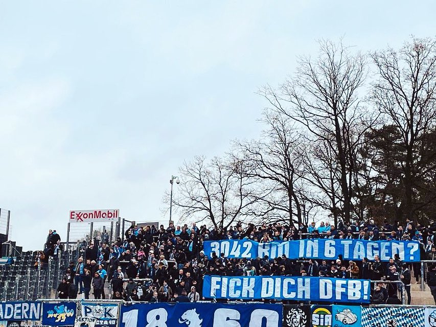 1860 München Fans in Meppen: „3042km in 6 Tagen? Fick Dich DFB!“  

#svmm60 #1860 #1860münchen #SVMM60