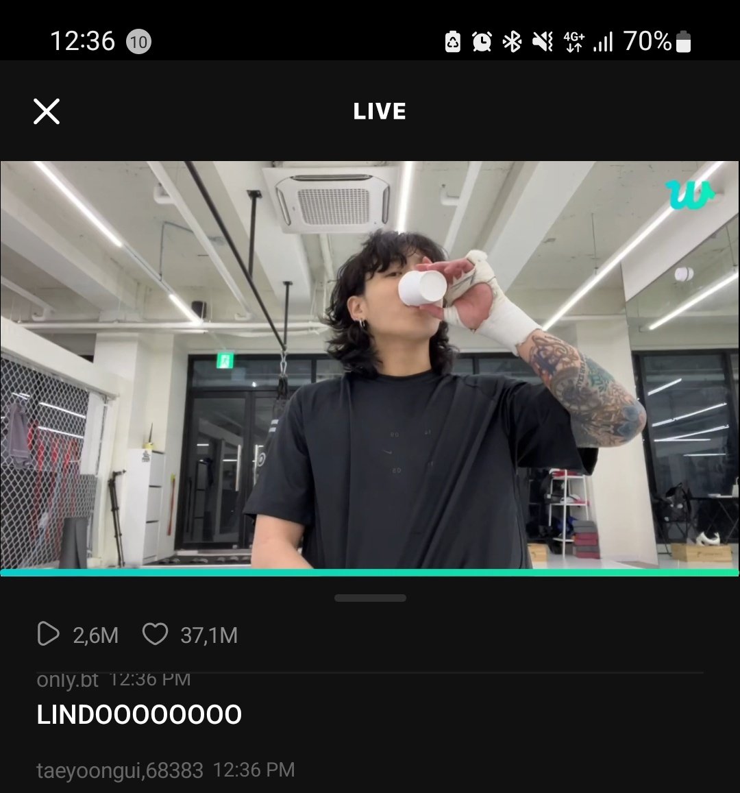 ULiveLifeFully's tweet image. MYGOD!!! JK what are you doing???? 

Amoooo tu pelitooooooo, me declaró fan !! 🥊

Bendito el día q descubriste que podes hacer live cuando quieras 🙏💜

Febrero que bien estamos 
#JungKook #LIVE #boxingtime #BtsJungkoook @BTS_twt