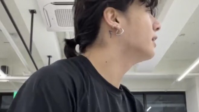 vanteficient's tweet photo. jungkook tied his hair look at his 7 tattoo 🥹 https://t.co/hksXtD6221