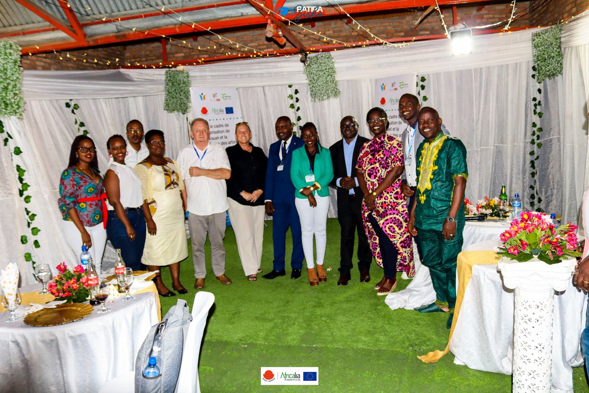 Le projet «  Ratira Ijisho » a été lancé ce vendredi 10 Février 2023  au Centre artisanale de MUSAGA. Ce projet visant la promotion des artistes du secteur de l’art visuel aidera une dizaine d’artistes à la visibilité de leurs talents et produits. 
#Burundi #ArtsVisuels