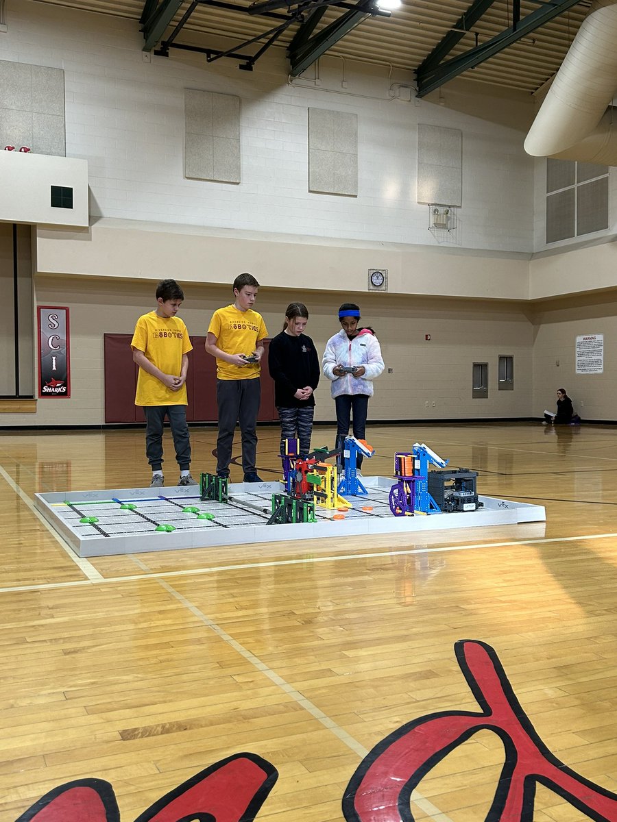 rsi_library's tweet photo. @RSIHawks robotics is competing again today. Lots of improvement from our 1st tournament. https://t.co/UCyuDkfrSM