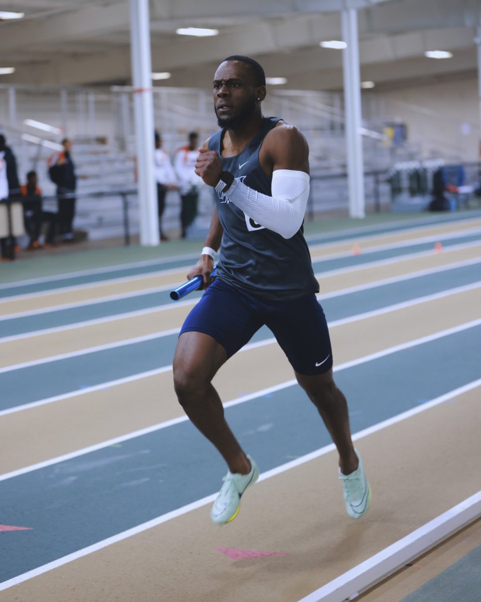 LMUtweets's tweet photo. Run Splitters Run! Today is the is the final meet for Track &amp; Field for their indoor season. For their full schedule and more information check out Lincoln Memorial University Railsplitters page. #GoSplitters #SplitterNation 
📷 : Nathan McBride https://t.co/1fpk1QCzGL
