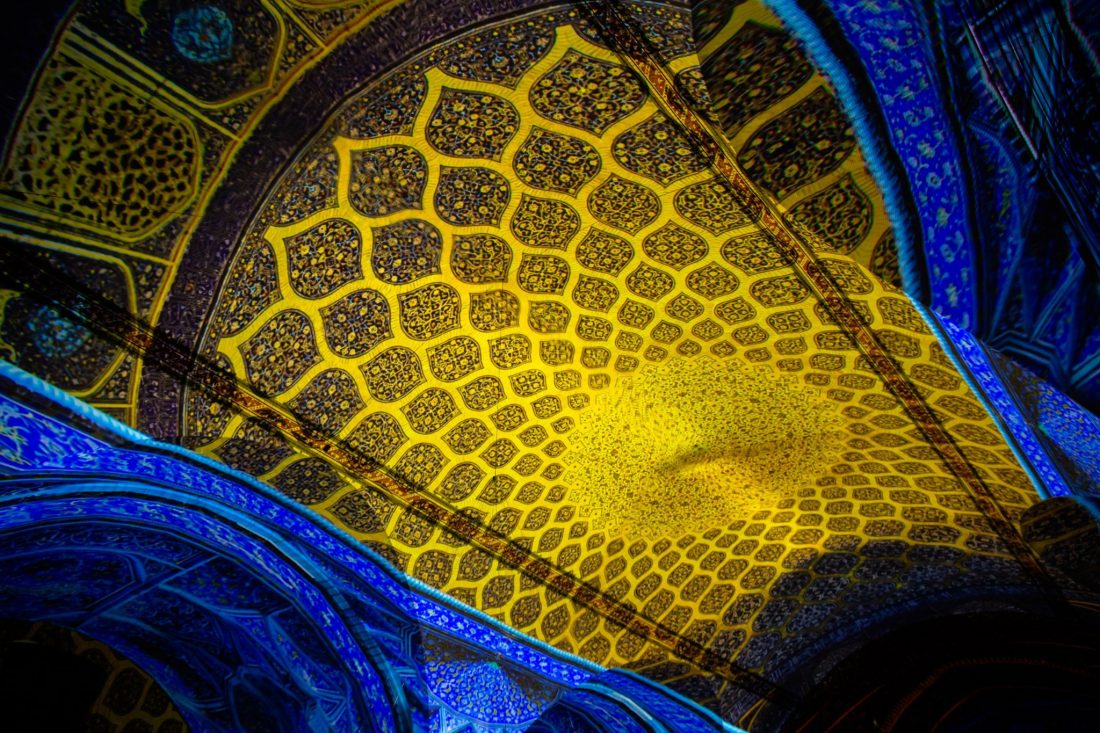 Don't miss the <a href="/projektilart/">PROJEKTIL</a> #Enlightment #artinstallation at #StJakobsKirche in #Zurich. Read all about it here: newinzurich.com/2023/01/enligh…

#art #artinzurich #visitzurich #switzerland