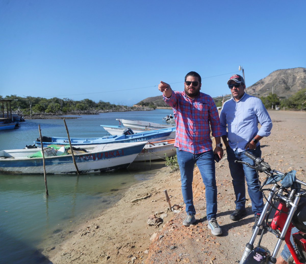 AlanChecoAlonzo's tweet photo. Buscando posibles soluciones desde @PortuariaRD para nuestros pescadores de Caño del Yuti, pronto presentaremos el proyecto que se pudiera ejecutar en esta belleza natural de la provincia MonteCristi, cuenten con nosotros y nuestro director @jeanluisrj #MuellesPesquerosRD https://t.co/5GEU4HrLvc