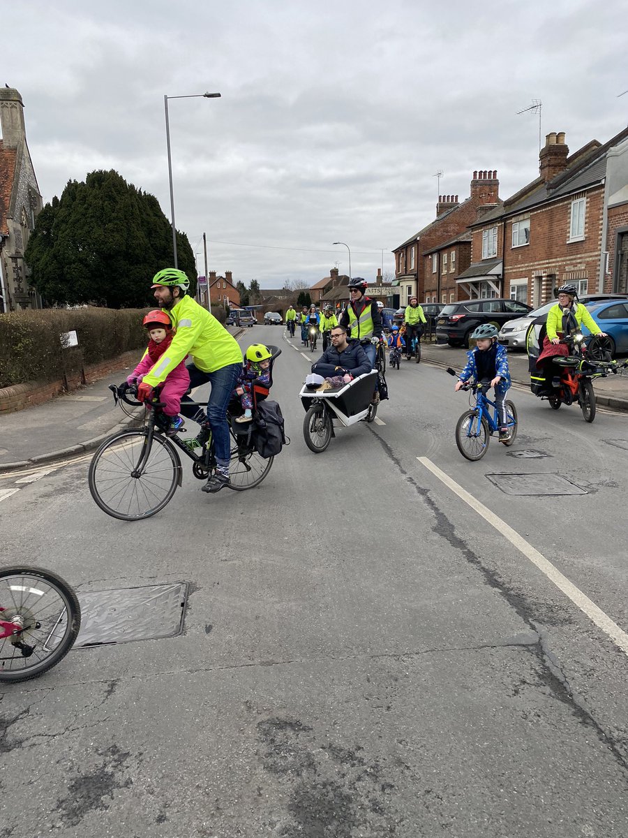 38 people on today’s #rdg #kidicalmass.

Children free to focus on cycling and having fun and not being hit by cars.

Thanks to our wonderful marshals!!