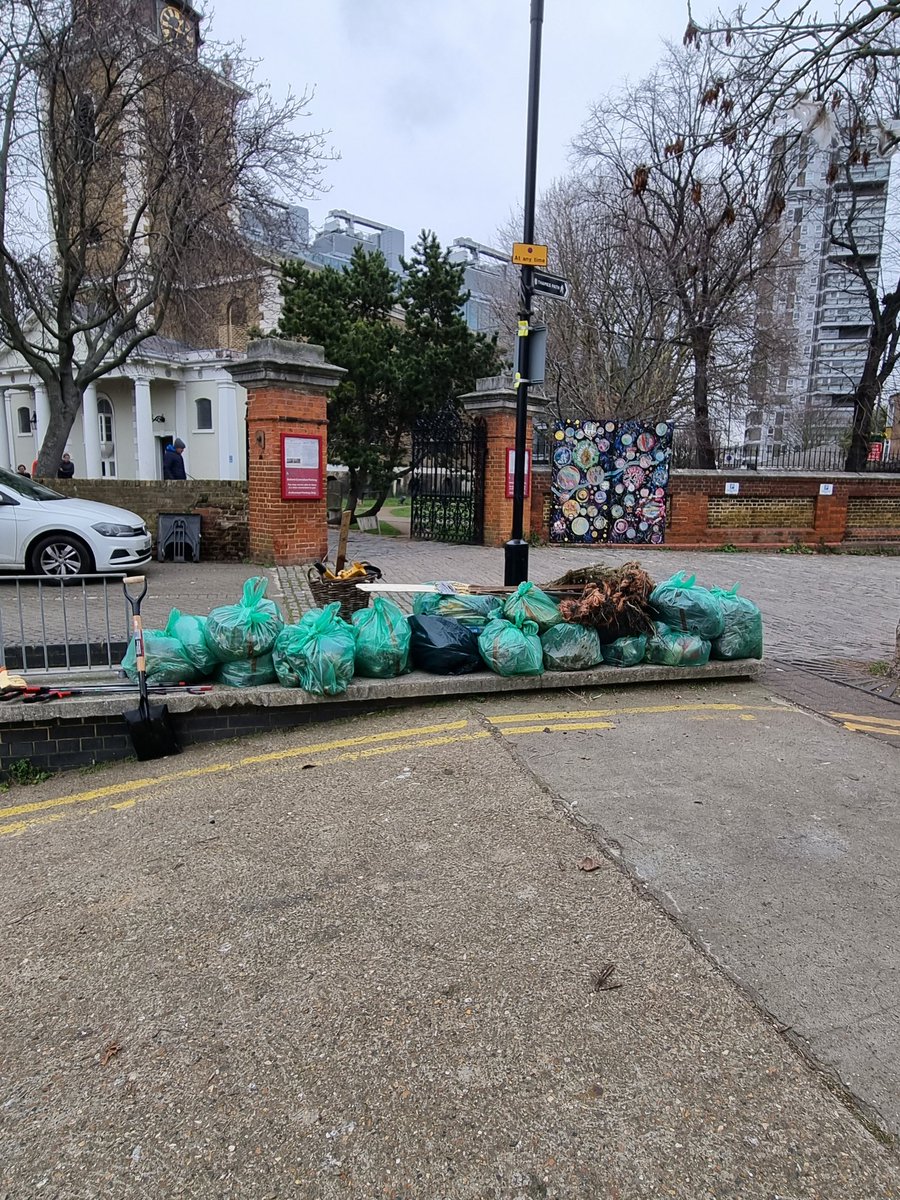 BatterseaBeach's tweet photo. @wandbc Hello there, our @Thames21 River Action Group collected 19 bags of plastic and other waste today from Battersea foreshore. Just a reminder to collect them please, as arranged with Frogmore 🙏 https://t.co/tGoXcWcTEt
