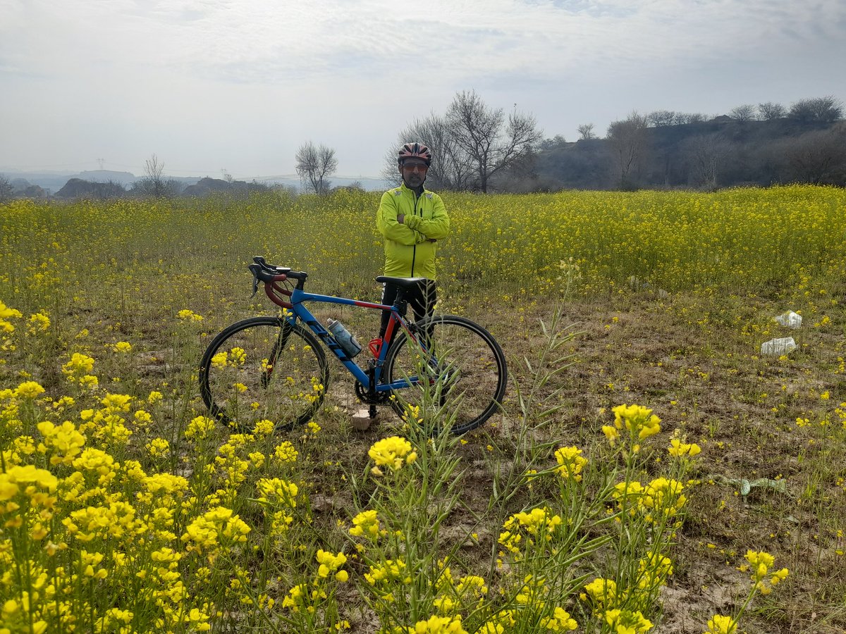 kashsaeed's tweet photo. #Cyclingisb 
#HealthyLiving
#Livingfit

Country Sides at Islamabad are real amazing...

Gorakhpur-Hoshiyaal ! https://t.co/a4Smy2f3J8