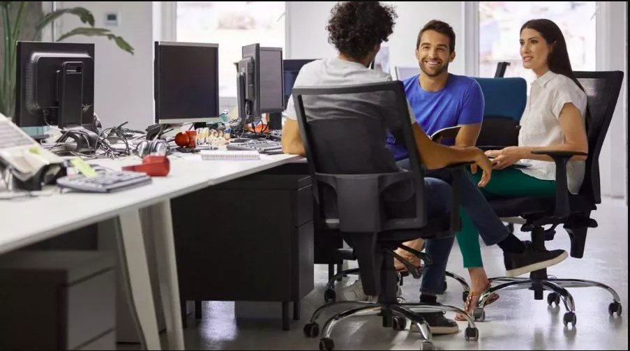Pretty__home's tweet photo. "Adjusting Your Office Chair For Improved Posture"

Your knees should be at a 90-degree angle,

And you should be able to rest your feet flat on the floor.

Complete Read Here: https://t.co/QQ9Ybh8o9G
#chair #chairs #chairmassage #chairyoga #chairsofinstagram https://t.co/udltubxjhG