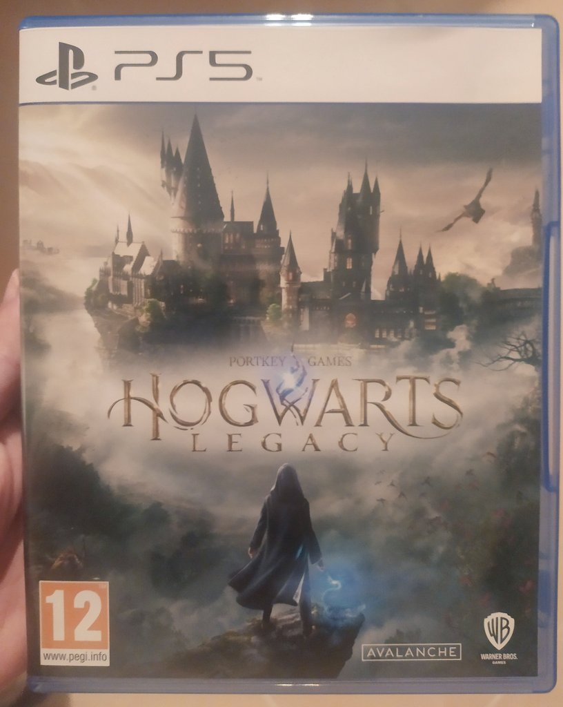 JCE85x's tweet photo. Otra maga más que se une al Hogwarts Legacy 😁  
Me habría gustado más jugarlo en Switch, pero.. Nintendo va con retraso 😑😢
#HowardLegacy #PlayStation5 https://t.co/aTEJ6rGA1P