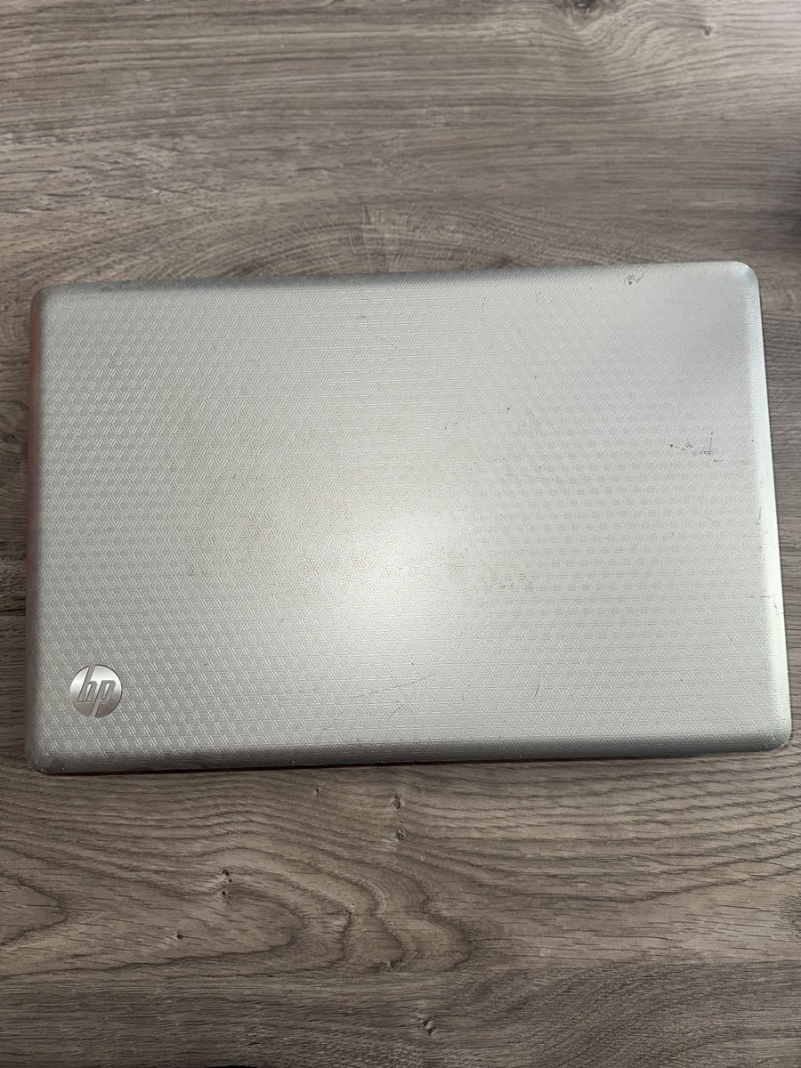 theshahkunal's tweet image. I made $489,072 in 2 years and 4 months building online using this 13-year-old laptop that cost $300
Here's the story: