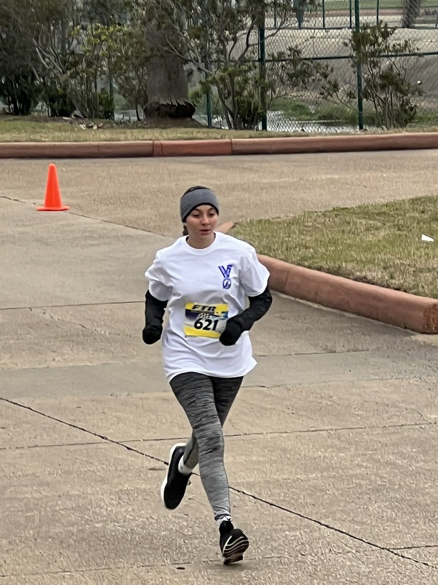 CoachFerrell1's tweet photo. Cold morning for a training run. Megan did well! She won her age group while supporting a worthy cause: The Josh Paul Foundation. He was a servant to students and education, last serving in Brazosport ISD at Lanier Middle School in Freeport. https://t.co/uSSlg96vFL