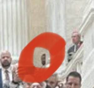 myventspace's tweet photo. @wyntermitchell @starghill @JoJoFromJerz Meanwhile this guy is peeking around a pillar waiting for the snow to pass from a safe distance. https://t.co/hvx5lzhaPP
