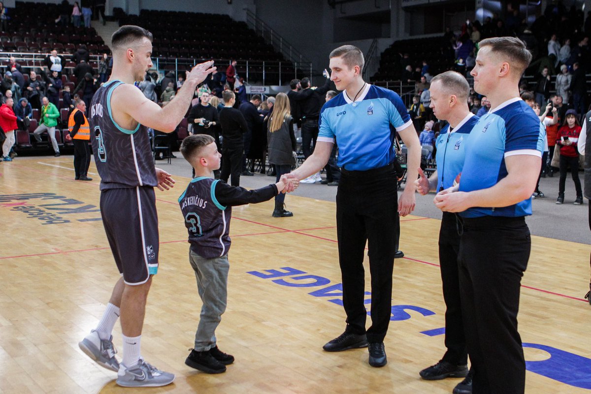wolves_bc's tweet photo. Juškevičius &amp; Juškevičius Jr. 🙌 https://t.co/HExP3BOMbR