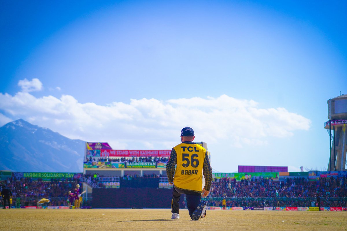 Alamdar96177157's tweet photo. Kal Sunday he Kal aye ga anthem !!! #HBLPSL8 https://t.co/J2s6WYWGl8